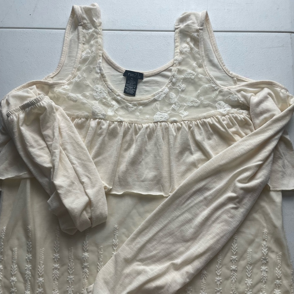 Rue 21 Cold Shoulder Blouse Cream Size XL